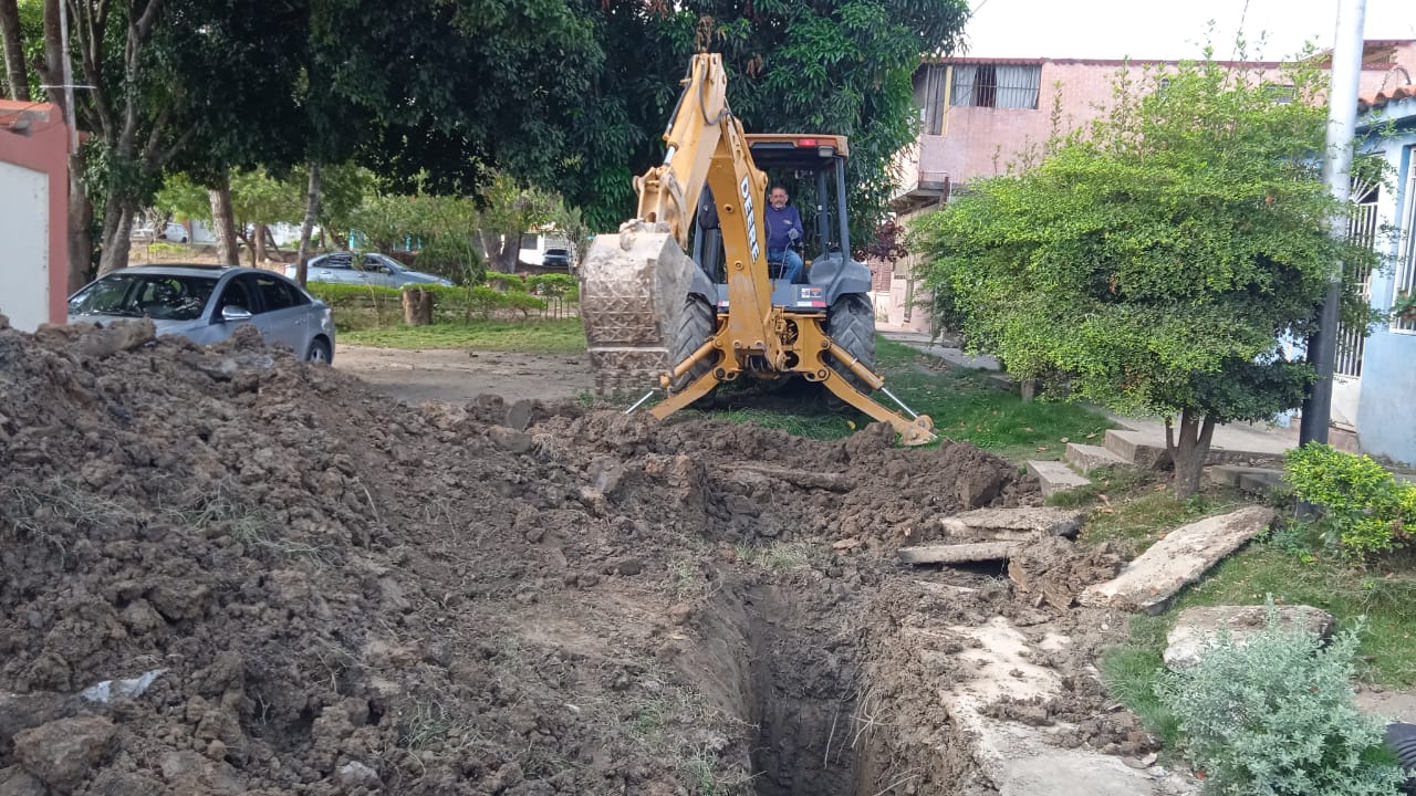 El equipo de Hidrolara desplegados en el municipio Palavecino estado Lara.